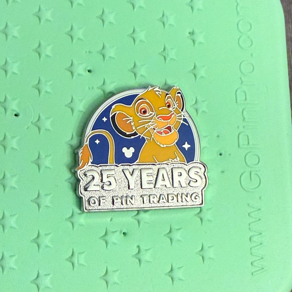 Disney World 2025 Hidden Mickey Pin - Simba